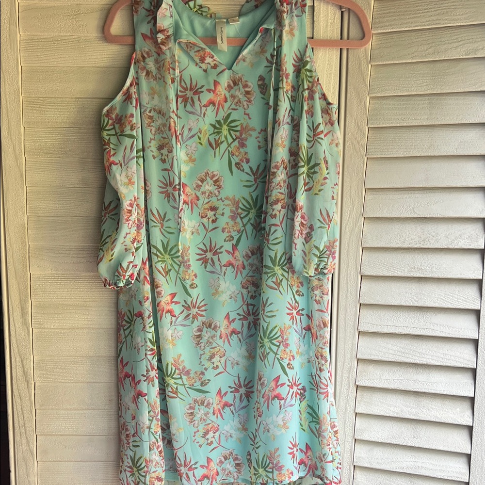 Beautiful Tacera cold shoulder chiffon dress - fully lined-size S - new no tags